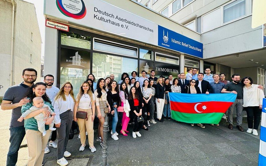 Kölndə azərbaycanlı tələbələrlə görüş olub 1685262253 87aed1a0 b57e 3e87 a18e 60fa530126ec 850.jpg