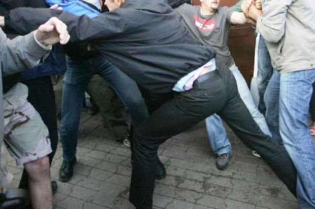 Bakıda məktəbin həyətində kütləvi dava: 1686548280 648646d23af5e648646d23af5f1686521554648646d23af59648646d23af5b.jpg