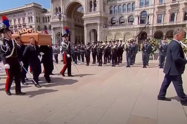Berluskoni dəfn edildi 1686762528 g46ds54h6s.jpg