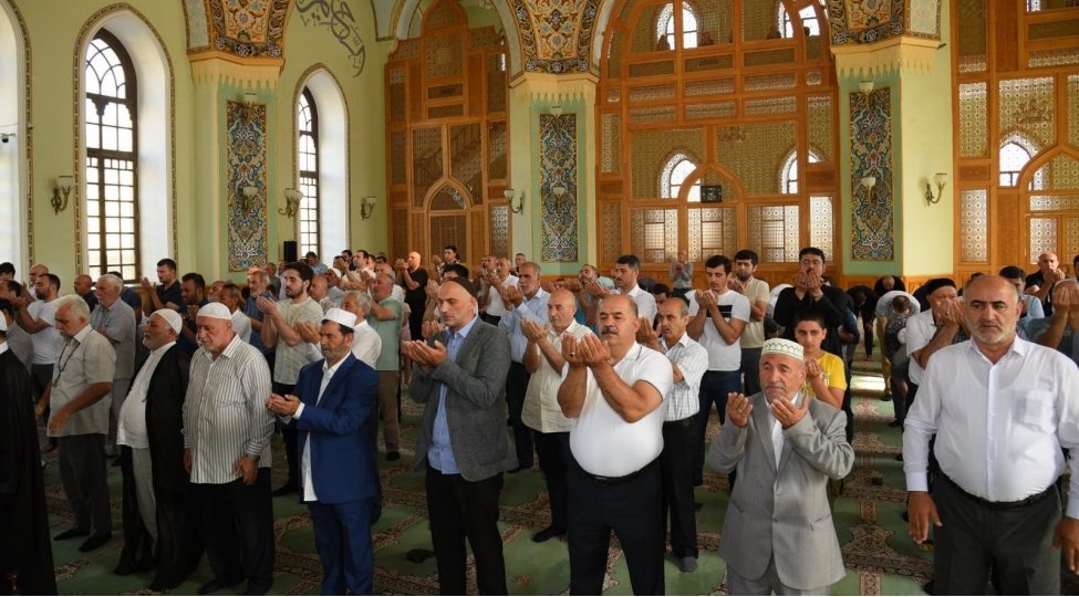 Bayram namazı nə vaxt elan ediləcək? 1687346717 1819fb90168734092634157612710374845.jpg