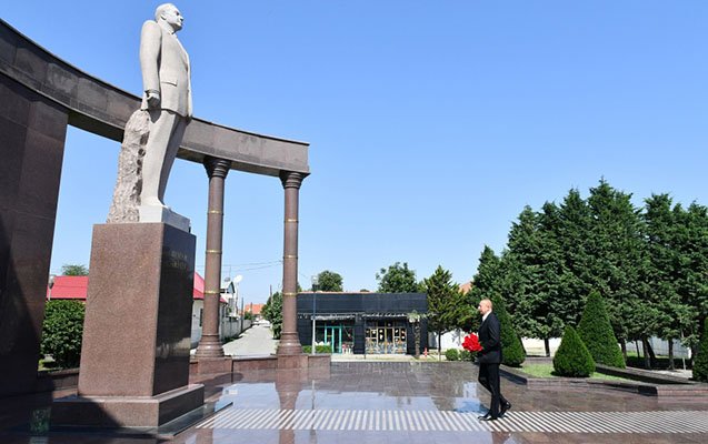 İlham Əliyev Şəmkirə səfər edib 1691395539 prezident.jpg