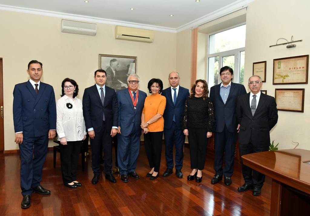 Mədəniyyət naziri Bakı Musiqi Akademiyasını ziyarət edib 1698152950 3.jpg