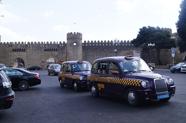 Taksi fəaliyyəti ilə bağlı yeni qaydaların tətbiqinə nə vaxt başlanılacaq? 1702881760 taxi banco az 0.jpg