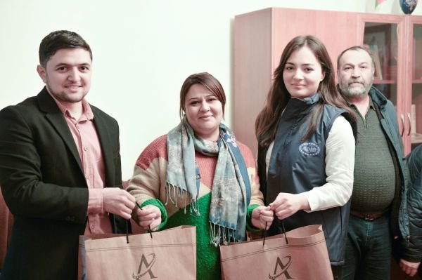 “Azərduz” Yeni il münasibətilə sakinləri təbrik etdi 1703842400 photo 111349.jpg