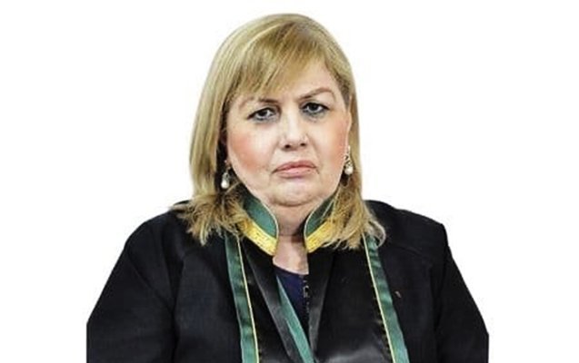 Məhkəməyə gəlməyən vəkil 1704800645 sumbule.jpg
