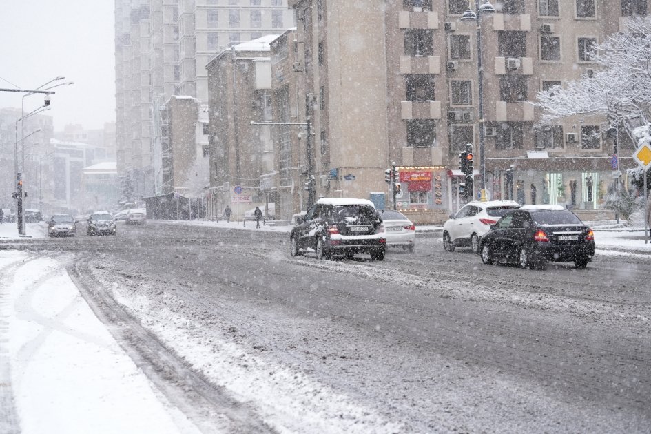Qarlı hava şəraiti ilə əlaqədar FHN əhaliyə təkrar müraciət edib 1705220393 1705218238131114915 1200x630.jpg