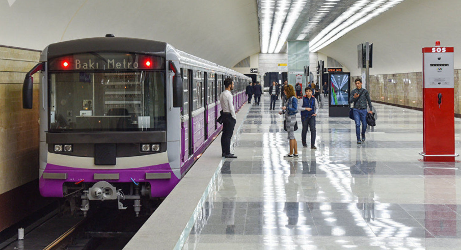 Bakı metrosunda nasazlıq – Sərnişinlər qatardan 1712213502 1712213005 capture.png
