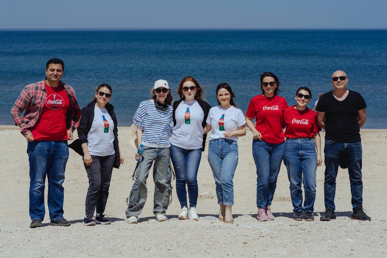 Coca-Cola-nın dəstəyi ilə ekoloji aksiya keçirilib 1714648657 photo 1.jpg