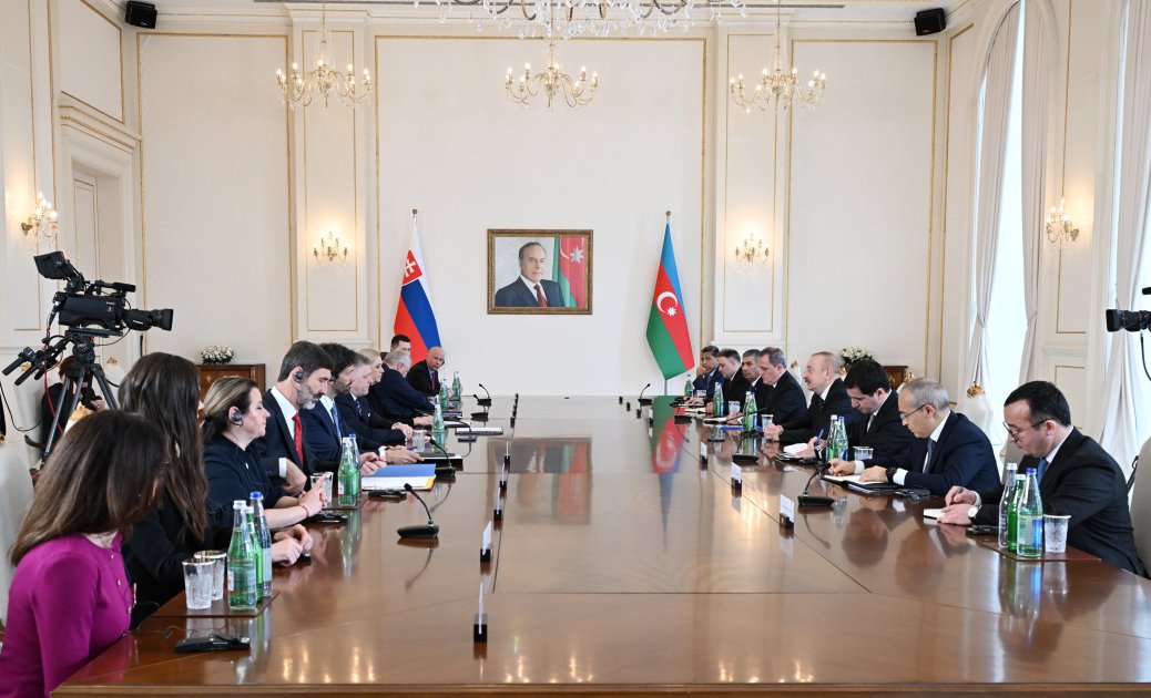 Prezident İlham Əliyev Slovakiyanın Baş naziri ilə görüşüb 1715069766 17150692465726762434 1200x630.jpg