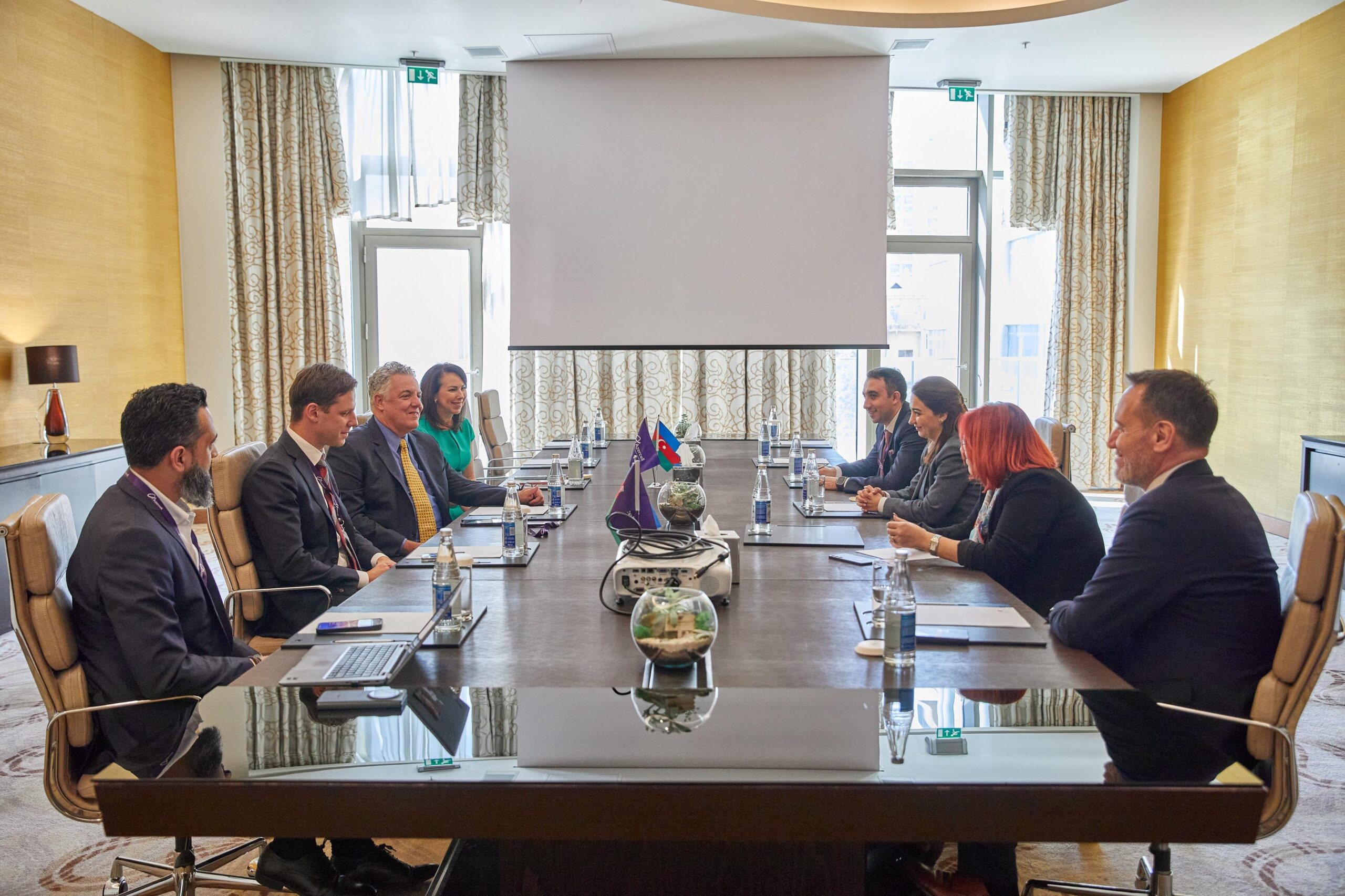 Azercell və GSMA strateji tərəfdaşlıqlarının prioritet istiqamətləri haqqında danışdılar 1716471779 foto.jpeg