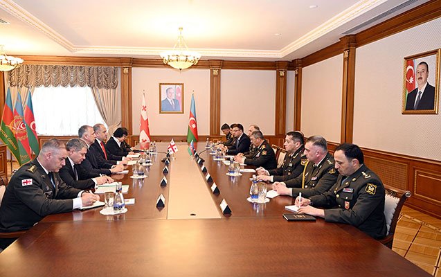 Azərbaycan-Gürcüstan hərbi əməkdaşlığı müzakirə olunub 1718083555 esas.jpg