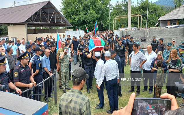 Kəlbəcərdə həlak olan hərbçimiz dəfn olundu 1721121303 herbci.png