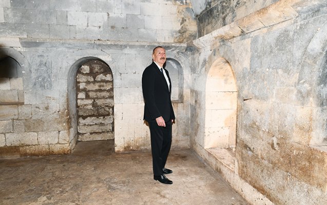 Prezident İmarət Kompleksinin bərpadan sonra açılışına qatıldı 1726743363 ilham5.jpg