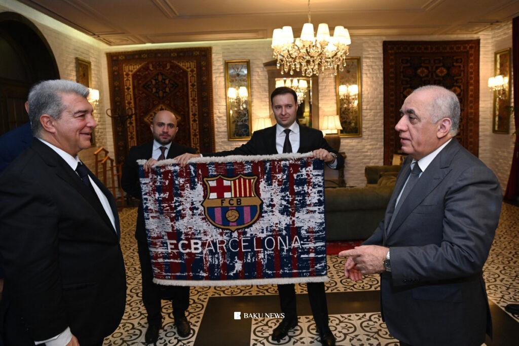 Əli Əsədov “Barcelona”nın prezidenti ilə görüşüb 673a2a6a9e77c673a2a6a9e77d1731865194673a2a6a9e779673a2a6a9e77b.jpg