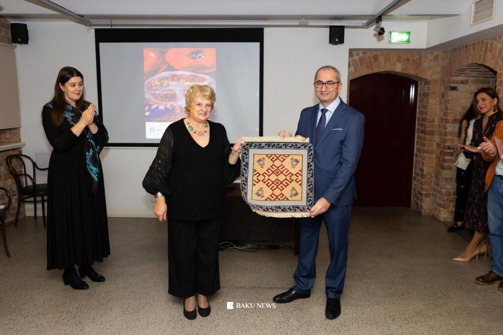 Riqada “Toxunmuş nar: möhtəşəm Azərbaycan relyef xalçaları” adlı sərgi açılıb Whatsapp Image 2024 11 04 At 12.50.19 1.jpeg