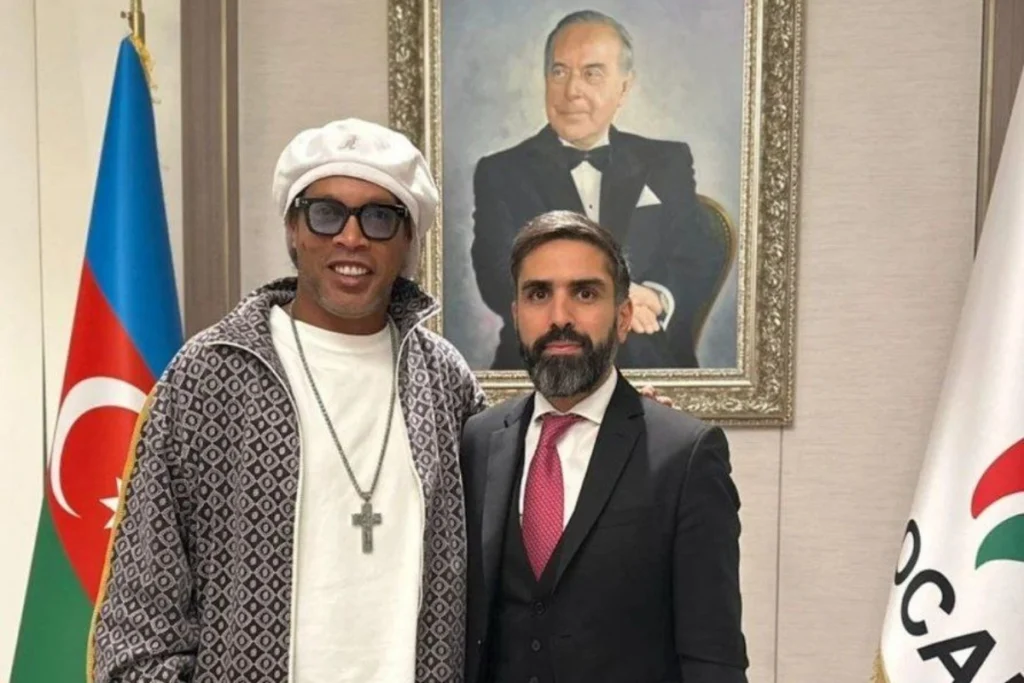 AFFA prezidenti Rövşən Nəcəf Ronaldinyo ilə görüşüb Capi7pax5uzzyhi0pbgdwcnt9ql7j2c1pjor5swz 1200.webp