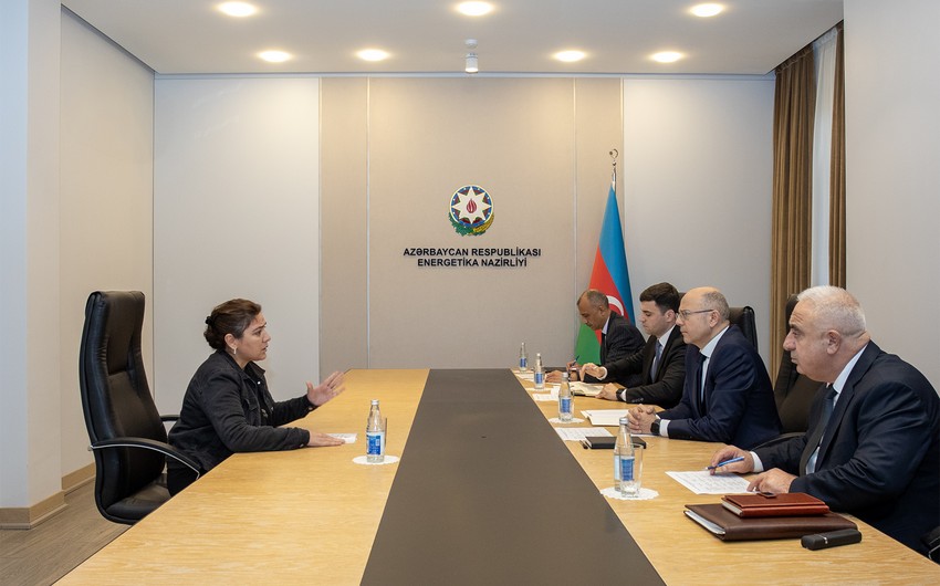 Pərviz Şahbazov Energetika Nazirliyində vətəndaşları qəbul edib 17ab1838 5392 397b 8fdb 17fc5f346217 850.jpg