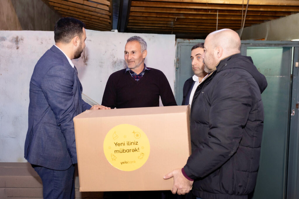 Yelo Bank Şamaxıda şəhid və qazi ailələrini ziyarət edib Image00028 2.jpg