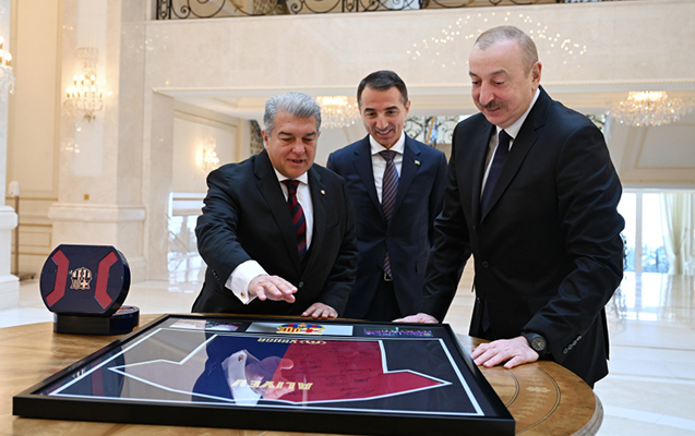 İlham ƏIiyev “Barselona” Futbol Klubunun prezidentini qəbul edib Prez.jpg