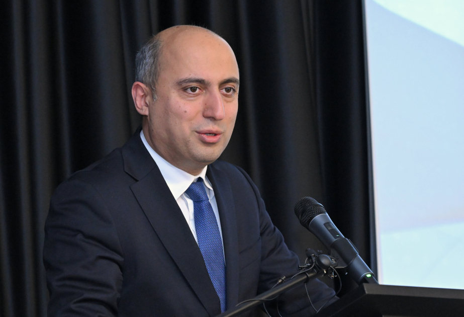 Ləğv edilən və birləşdirilən elmi müəssisələrdə ixtisarlar olacaq? Emin.jpg