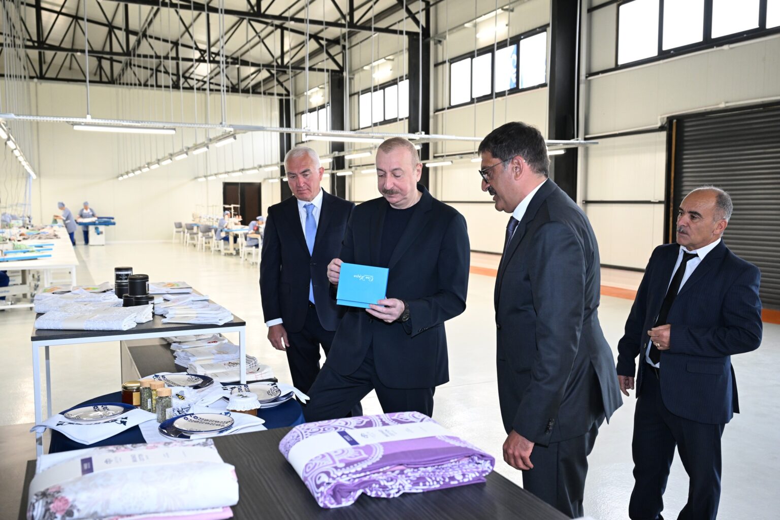 İlham Əliyev “LATIFA” Laçın tikiş fabrikinin açılışında iştirak edib 500396811 1254712229341886 3851046135733500155 n.jpg