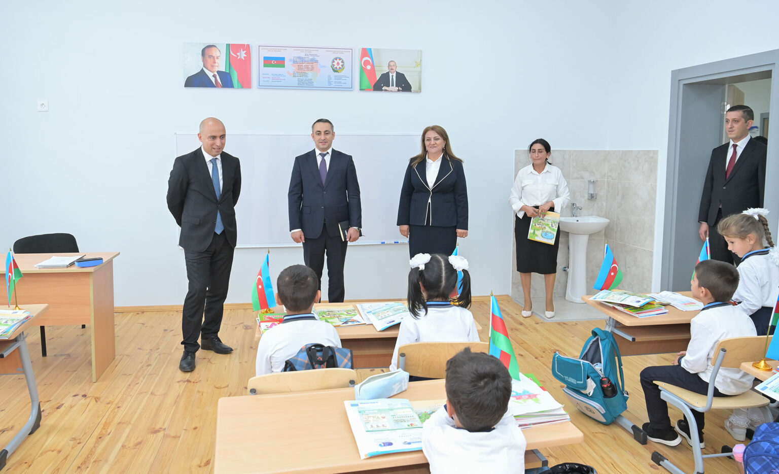 Elm və təhsil naziri Xıdırlı kənd tam orta məktəbində olub 04 15.09.25 02