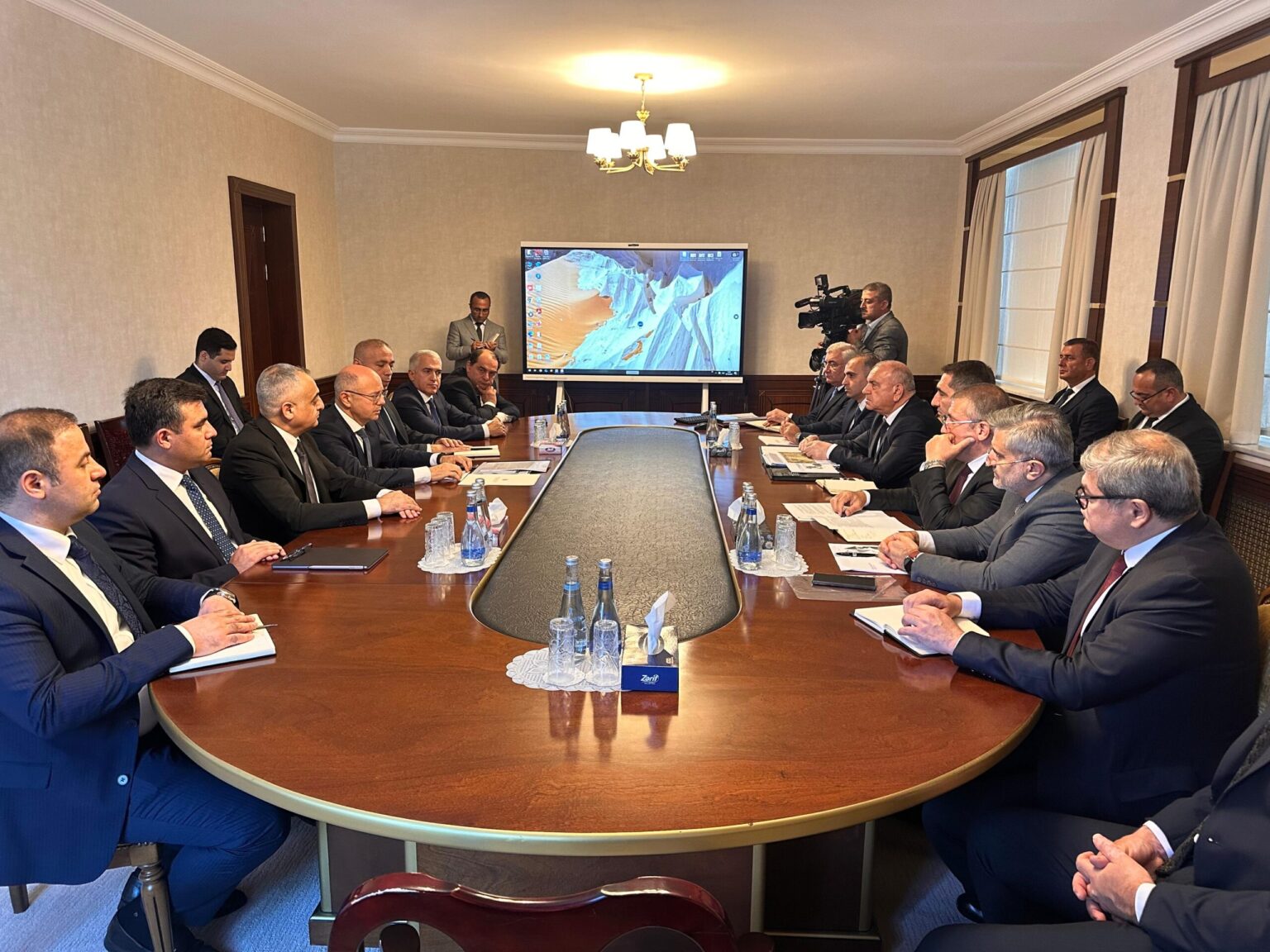 Naxçıvanın “Yaşıl Enerji Zonası” kimi inkişafına dair müzakirələr aparılıb 1 image 2025 10 10 nmr scaled 1