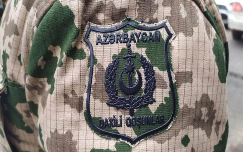 Daxili qoşunların hərbçiləri bu şəxsləri saxlaya biləcək Daxili