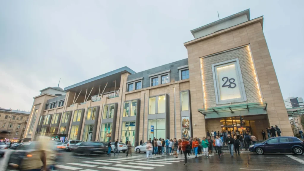 28 mall 1 scaled
