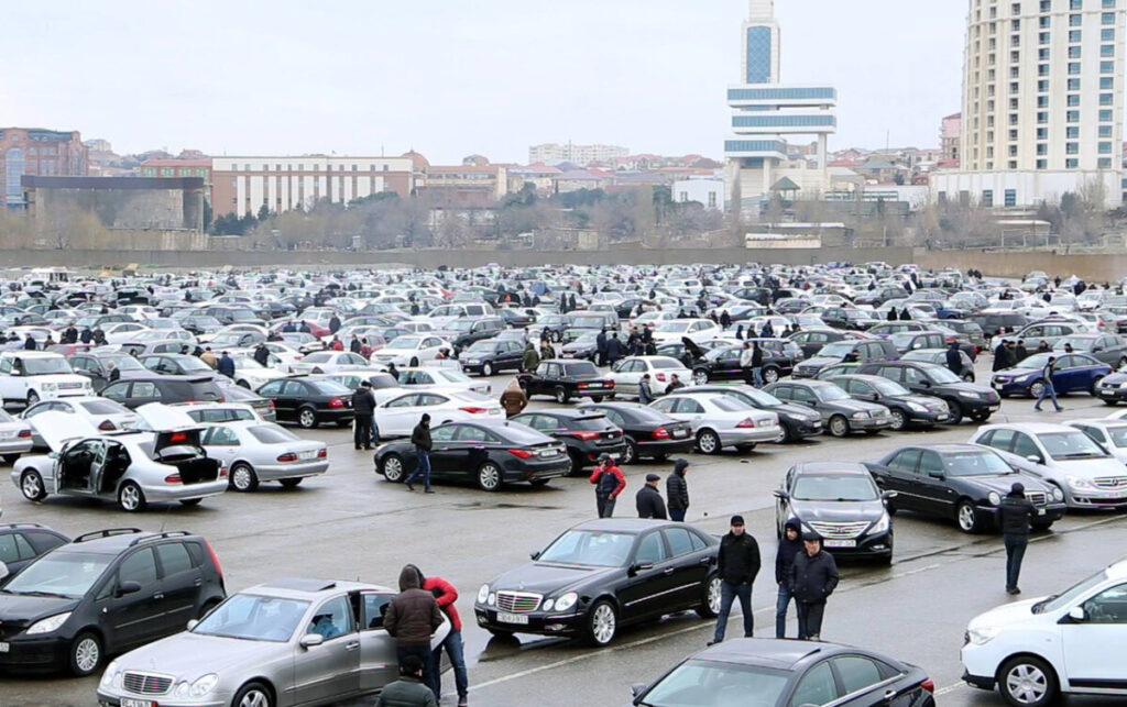 Köhnə maşınlar üçün yeni aksiz dərəcəsi tətbiq olunacaq – Prezident təsdiqlədi Bazar 1 scaled