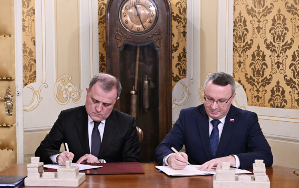 Azərbaycanla Slovakiya arasında 5 sənəd imzalandı Sened scaled