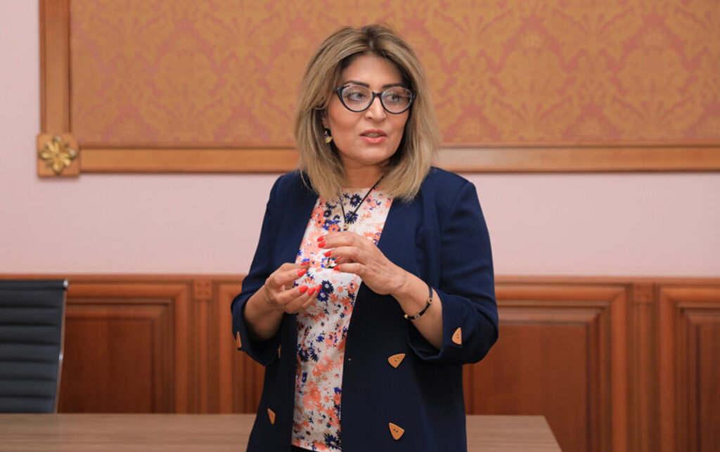 Tanınmış aparıcı İlhamiyyə Rza karyerasını bitirdi Ilhamiyye2 scaled