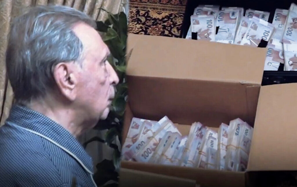 Ramiz Mehdiyevin evindən 17 milyon pul çıxıb – Video Ramizson scaled