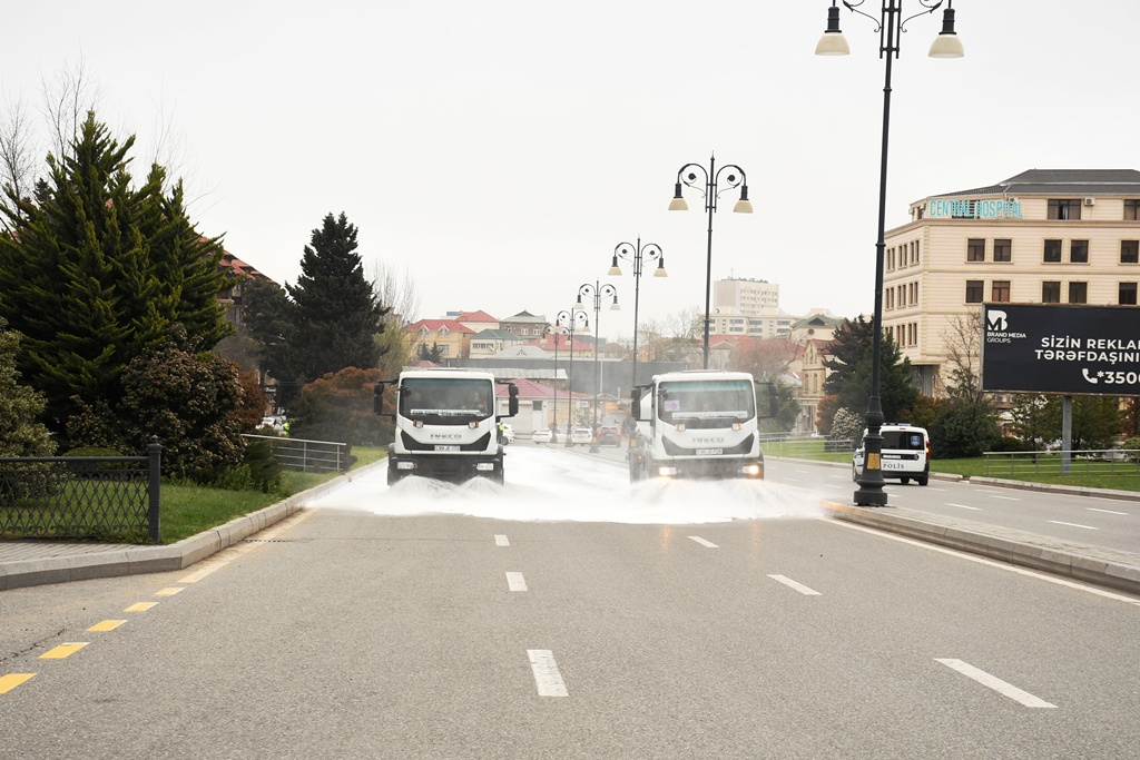 Bu gün paytaxtın 555 küçəsi yuyuldu — Fotolar - Şəkil 1