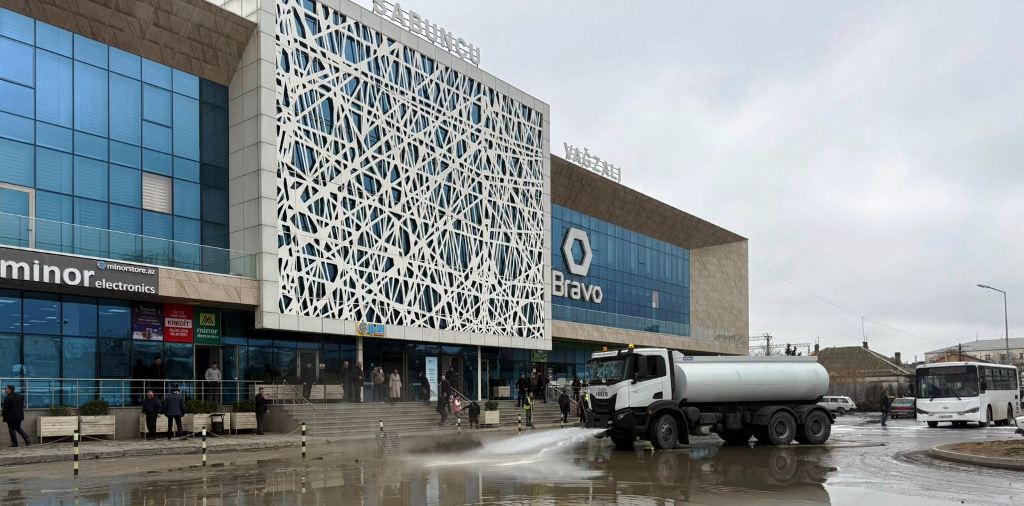 Bu gün paytaxtın 555 küçəsi yuyuldu — Fotolar - Şəkil 2