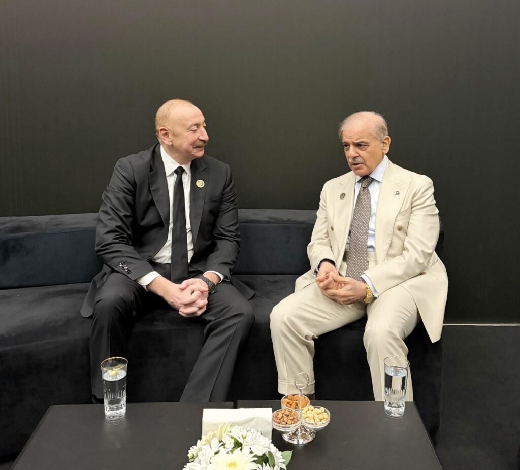 Prezident Şahbaz Şəriflə görüşdü 674069484 1400105692147036 7537191137608701471 n 69e22846e2e9f