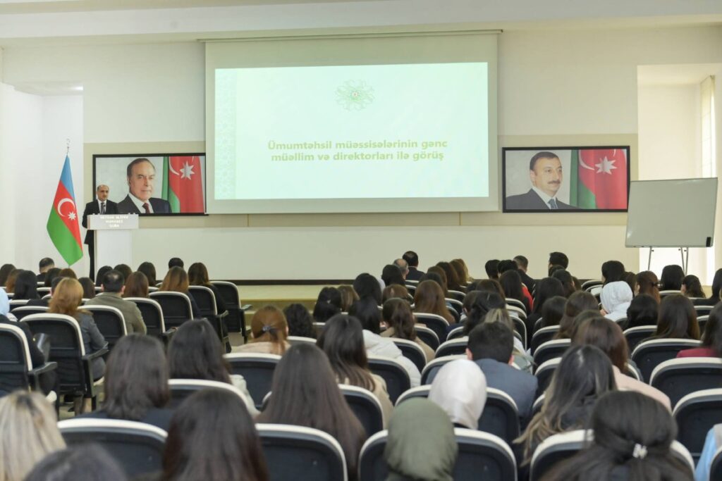 İdris İsayev Qubada təhsil müəssisələrinin pedaqoji heyəti ilə görüşüb Etn 9793 69de5e3cac508