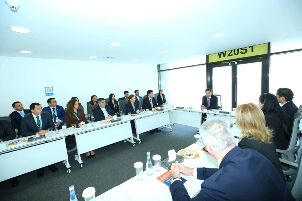 Hikmət Hacıyev GSNP Katibliyinin təmsilçiləri ilə görüşüb Fb img 1779472253156 6a1097c02673b