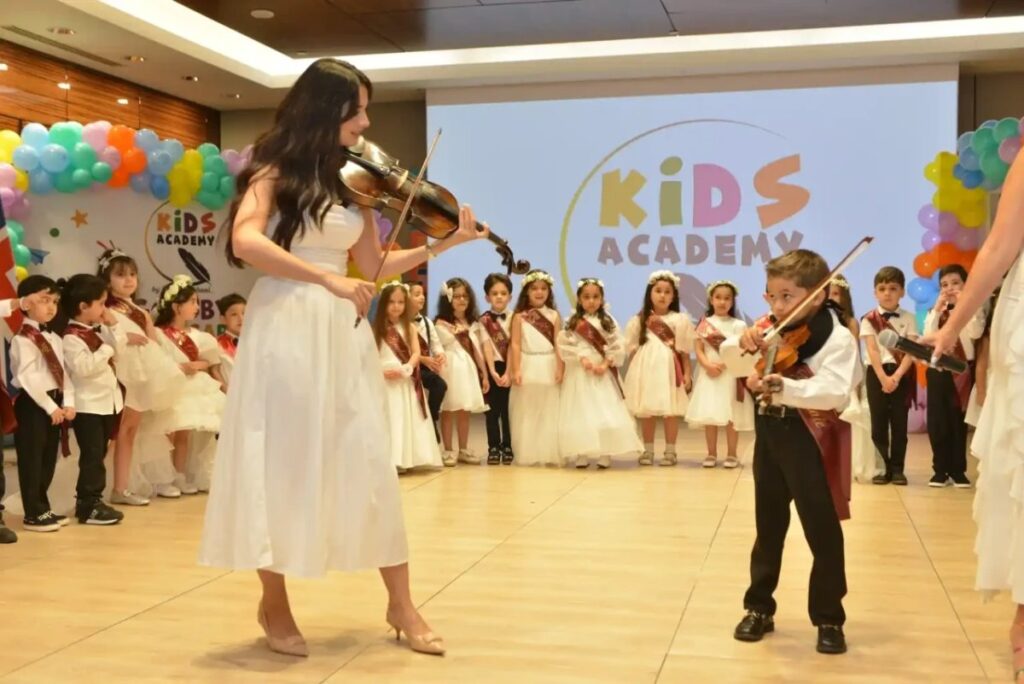 “Kids Academy by British School”da məktəbəqədər qrupların Məzun Günü keçirildi D8af3fc0 419a 499c 9711 b3c123b1c9a6 6a35168bdd89a