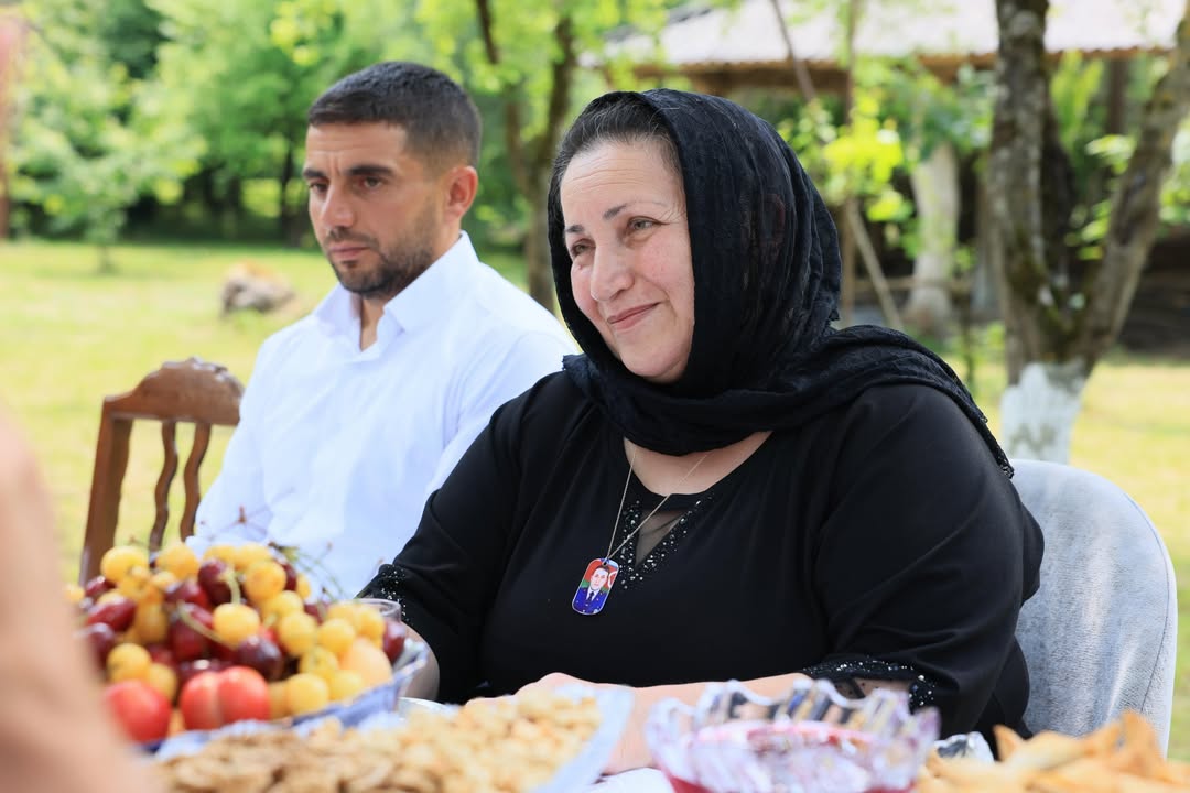 Anar Ələkbərov Oğuzda şəhid ailəsinin qonağı oldu - Şəkil 4