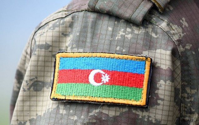 Əsgərlikdə güllələnən hərbçiyə “yararsız” statusu verilib – Orduya qayıtmaq istəyir Herb