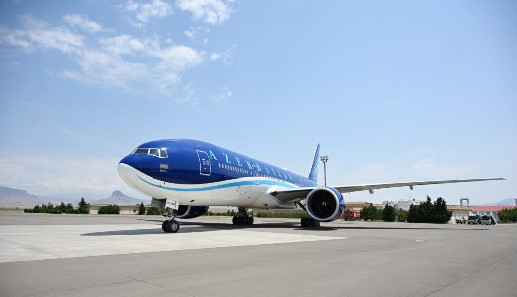 Azərbaycan Hava Yolları Atırauya ilk reysini uğurla həyata keçirib Azal 6a7f124965312