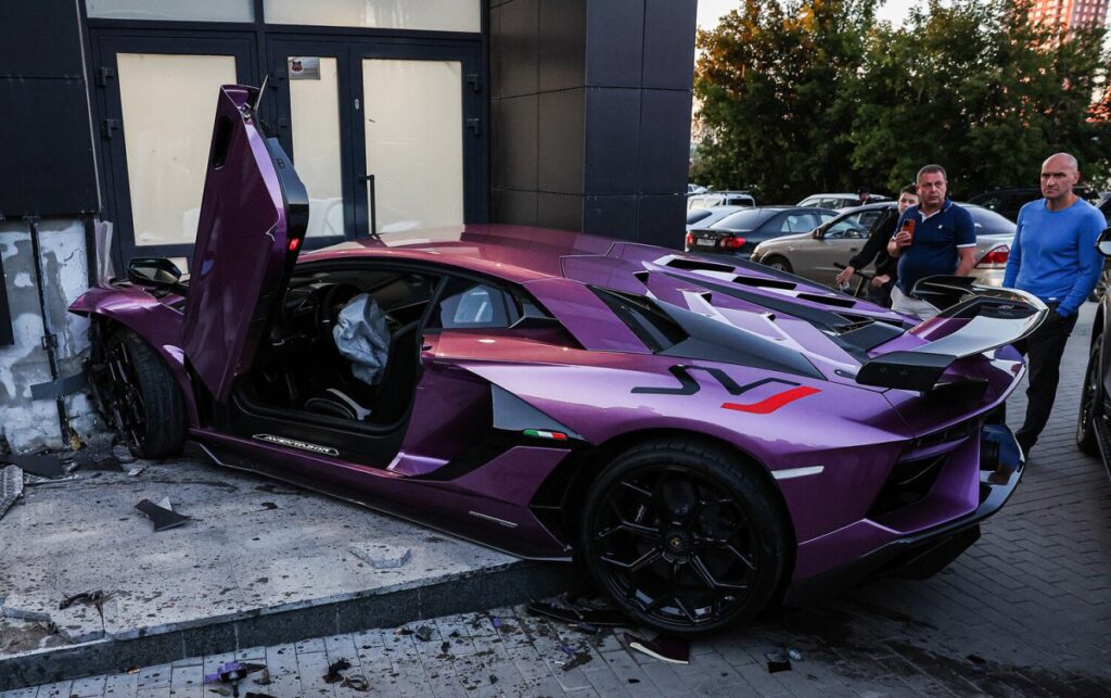 Lamborgini 6a7c42bfe479d