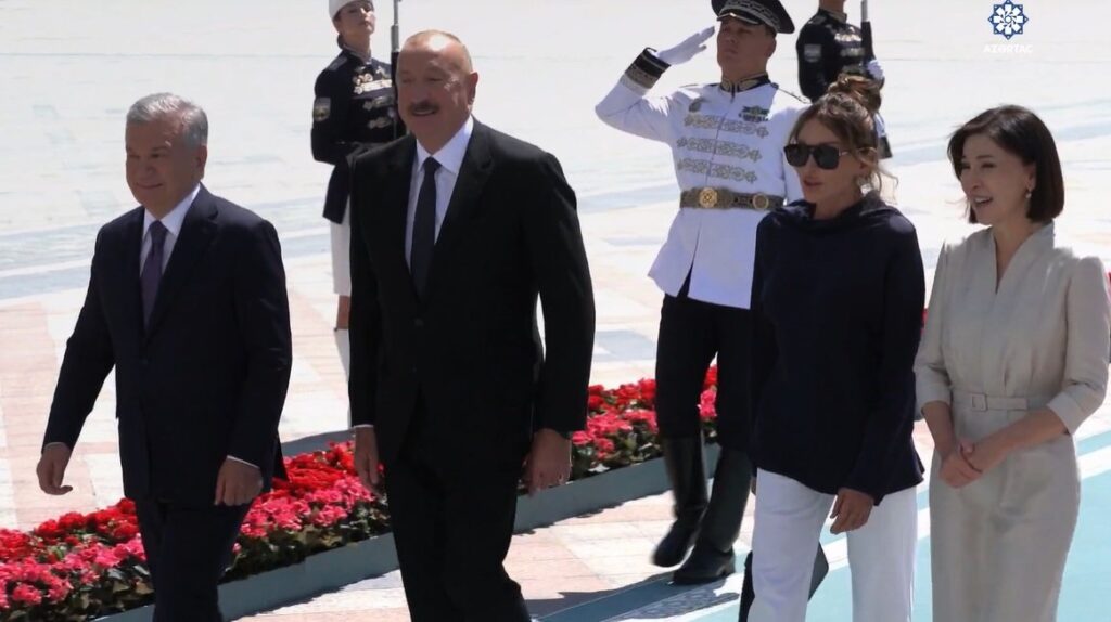 Prezident İlham Əliyev Özbəkistana dövlət səfərinə gəlib – VİDEO Ozbekistan1 6a8ac5c876743