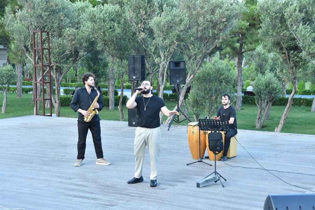 Bakıda axşam konsertləri davam edir - FOTOLAR - Şəkil 2