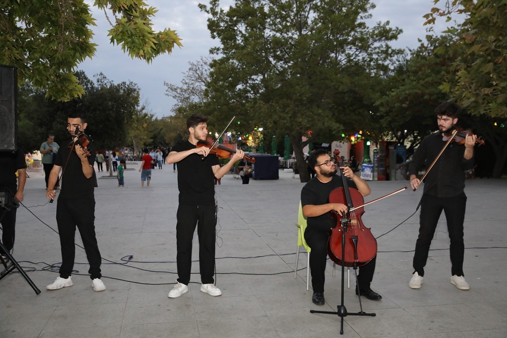 Bakıda axşam konsertləri davam edir - FOTOLAR - Şəkil 3