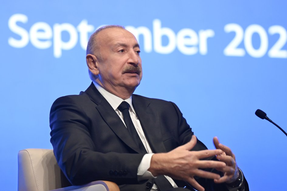 Prezident II Azərbaycan Beynəlxalq İnvestisiya Forumunda iştirak edib - Şəkil 8