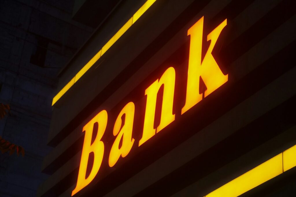 Azərbaycan banklarında likvidlik profisiti 6,2 milyard manata çatıb: İllik artım 2,2 dəfədir Stock unsplash c4b8a093086b